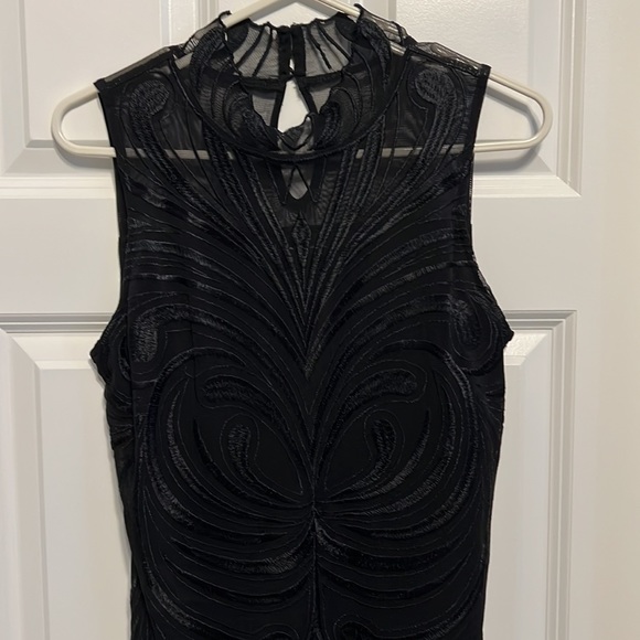 NEW w/o tags Women's INC black Size M sleeveless blouse - Picture 2 of 6